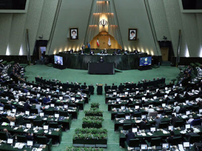 طرح جایگزینی یکی از فرزندان ایثارگران در محل کار پدر و به‌جای وی پس از بازنشستگی یا فوت، بار دیگر توسط جمعی از نمایندگان کلید زده شد.