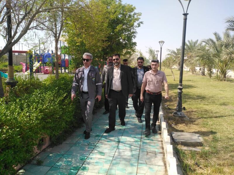بازدید شهردار و رئیس اداره حراست شهرداری بندرماهشهر از پارک بزرگ مهر و ماه